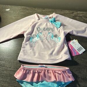 Girl 2 piece bathing suit